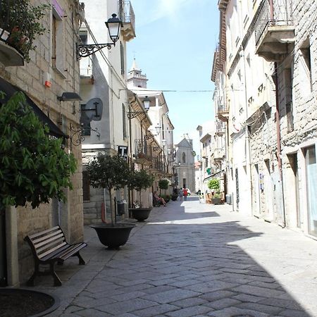 B&B Piazza Di L'Ara Tempio Pausania Exterior foto